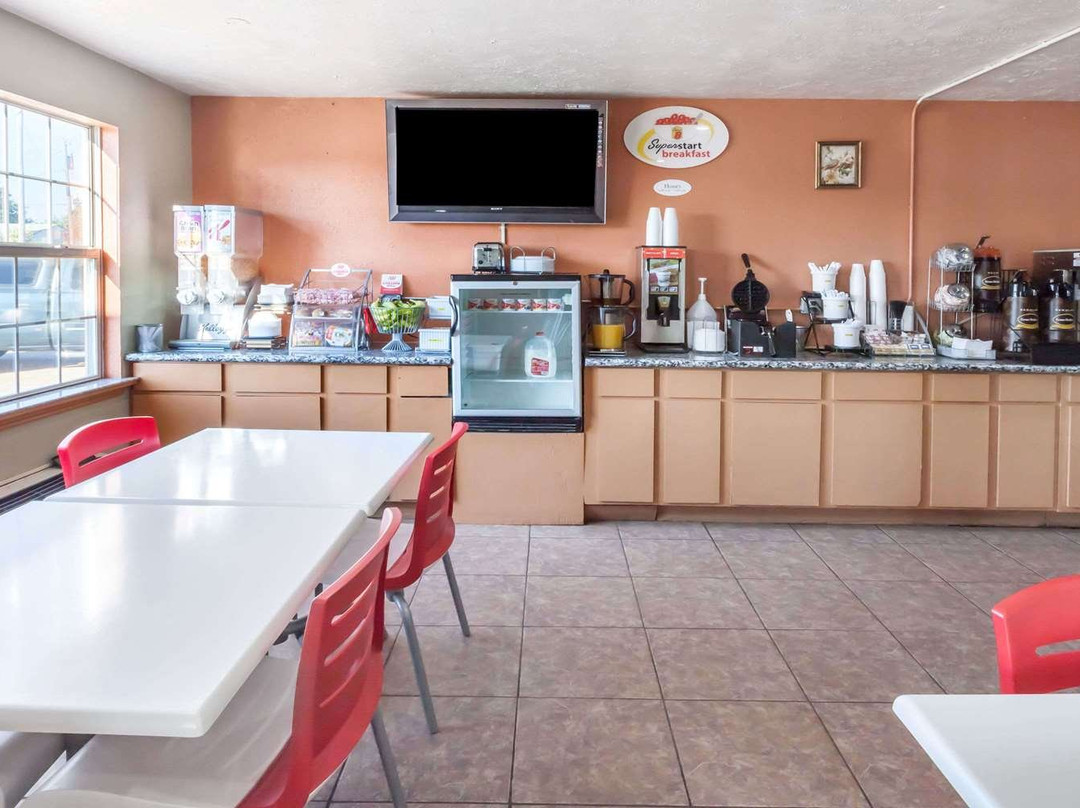 奇卡沙速8酒店主图