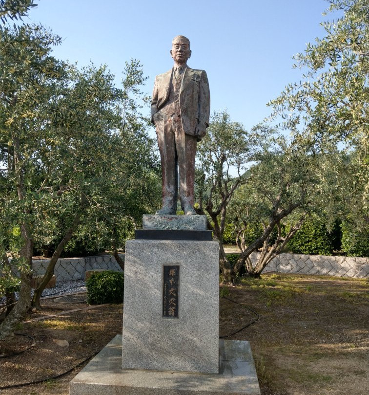 Bunji Horimoto Statue景点图片