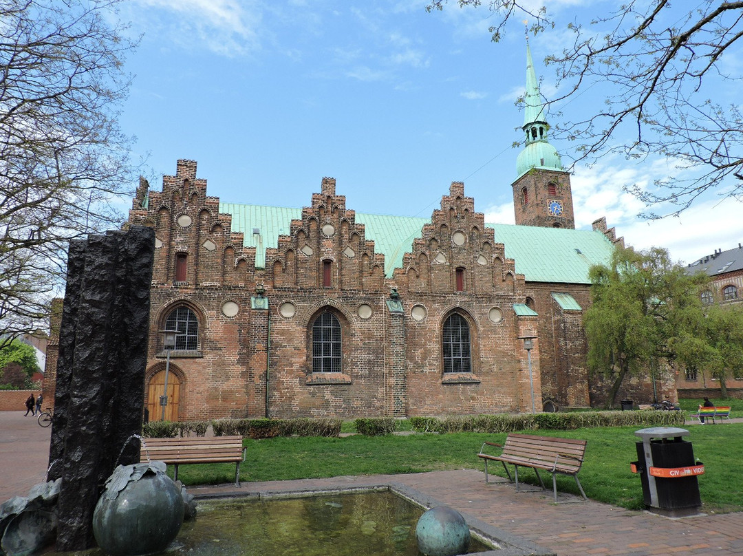 Fountain on Frue Kirkeplads-欧胡斯必去景点
