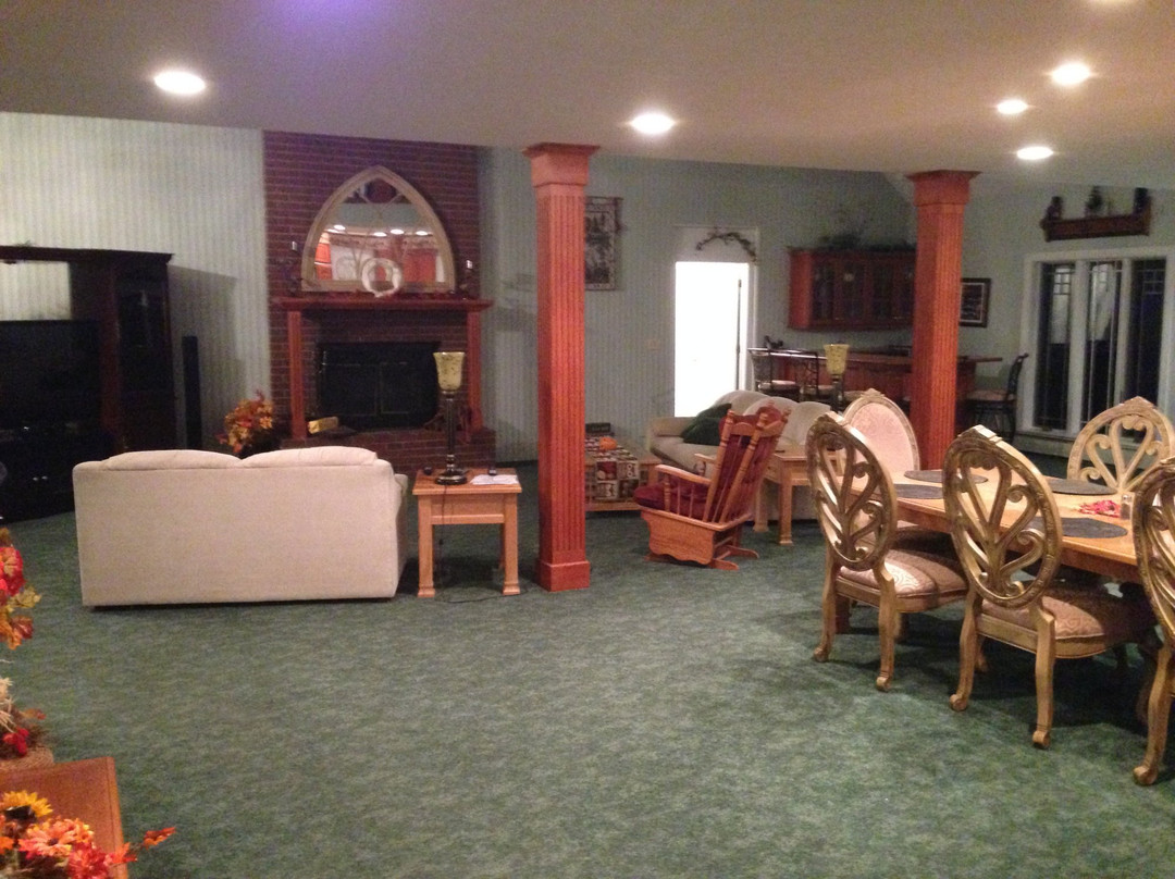 Longhouse Manor Bed & Breakfast主图