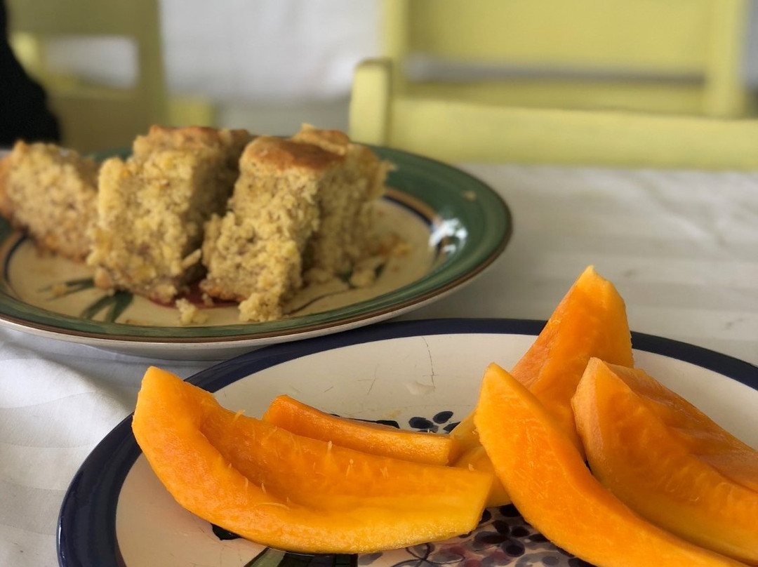 Regina's Beach Fales主图