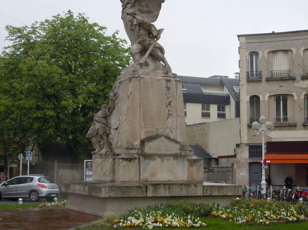 Monument aux Morts景点图片