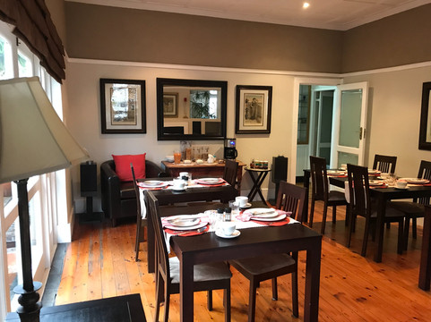 针叶树海滩楼酒店主图