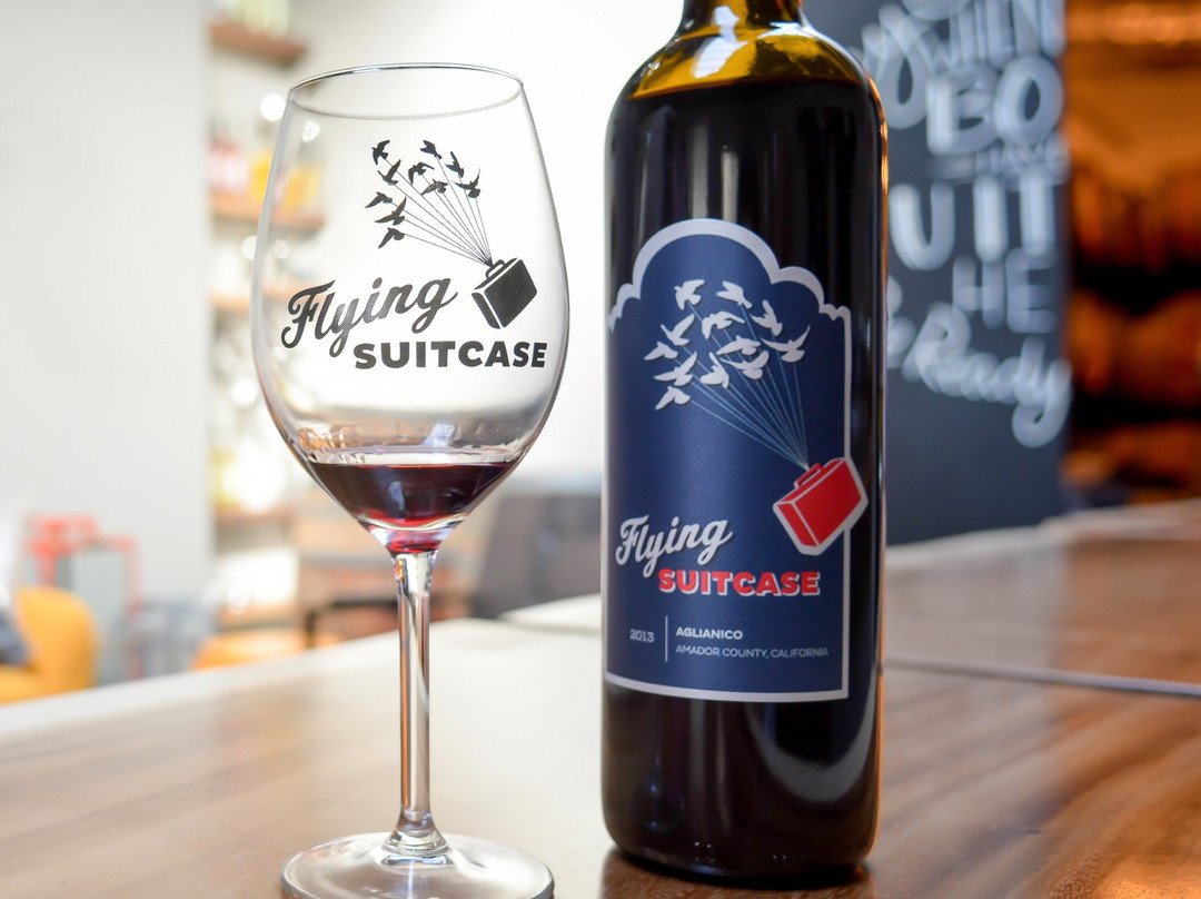 Flying Suitcase Wines-圣卡洛斯必去景点