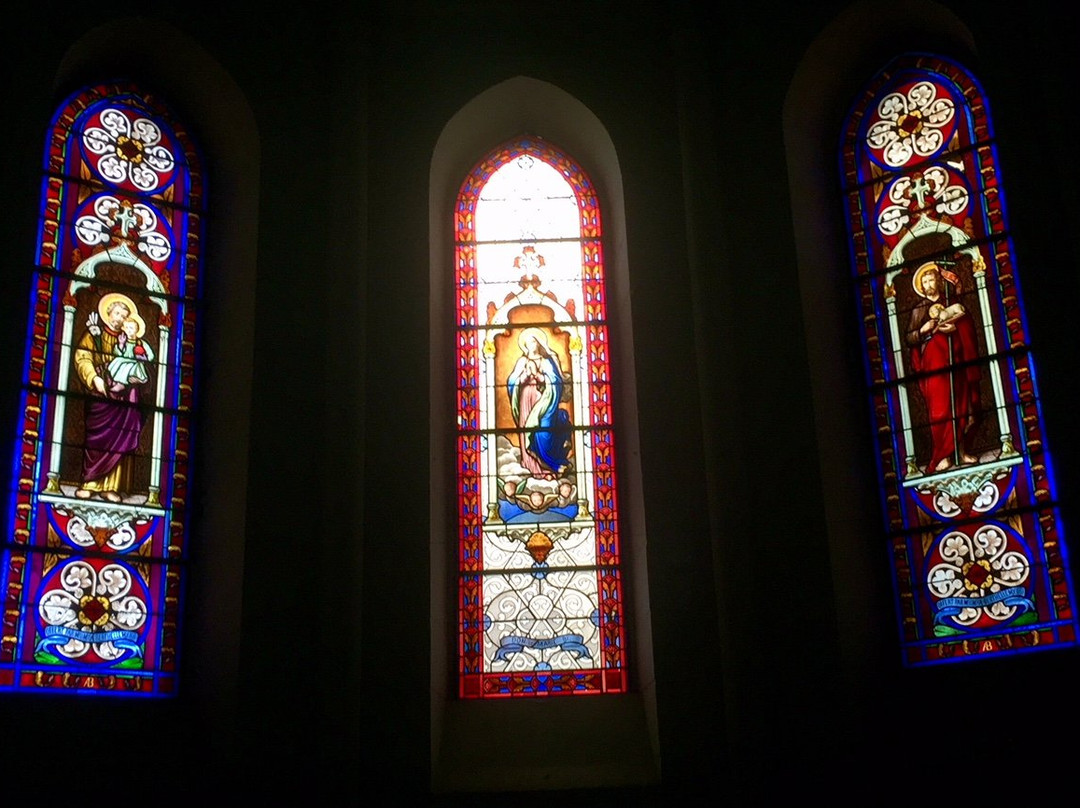 Eglise Notre-Dame-Neuville de Poitou必去景点