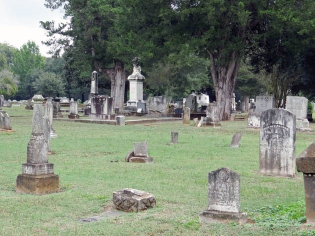Oak Grove Cemetery景点图片