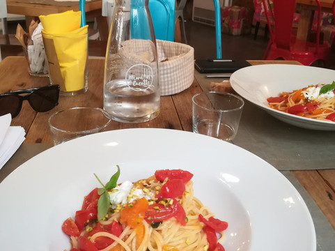 Mimì E Cocotte主图