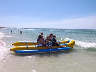 Parasailing Pirates-德斯廷必去景点