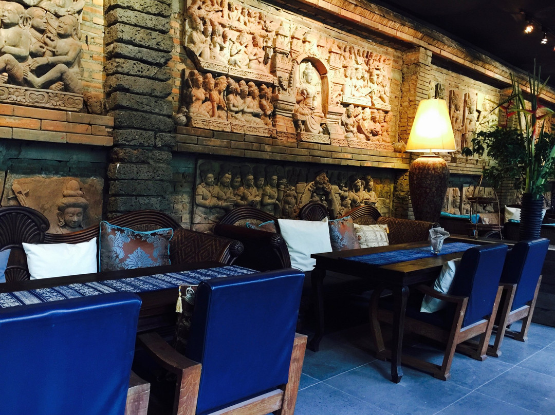 The FACES Gallery & Gastro Bar主图