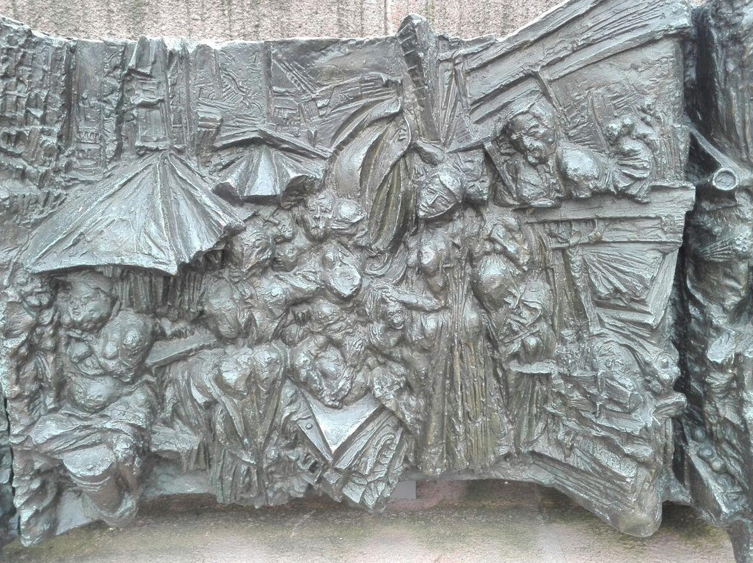 Gedenkrelief zur Würdigung historischer Ereignisse auf dem Markt zu Leipzig-莱比锡必去景点