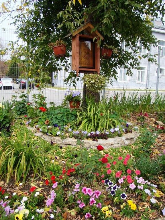 Kasperovskaya Temple in Honor of Blessed Virgin Mary Icon景点图片