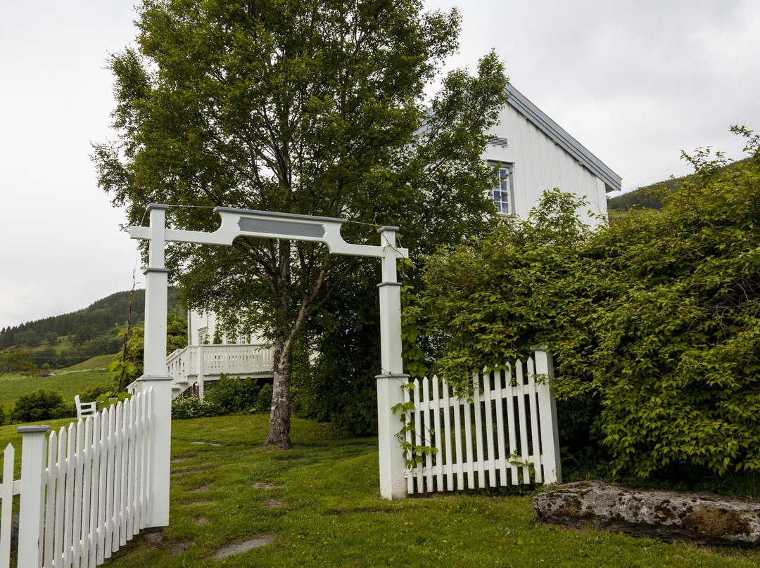 Røkenes Gård Restaurant Og Gjestehus-Harstad必去景点