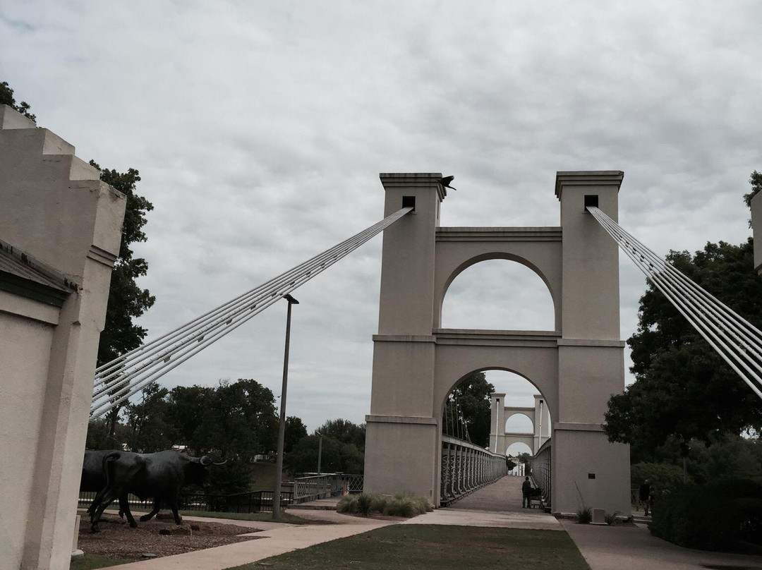 Waco Suspension Bridge-韦科必去景点