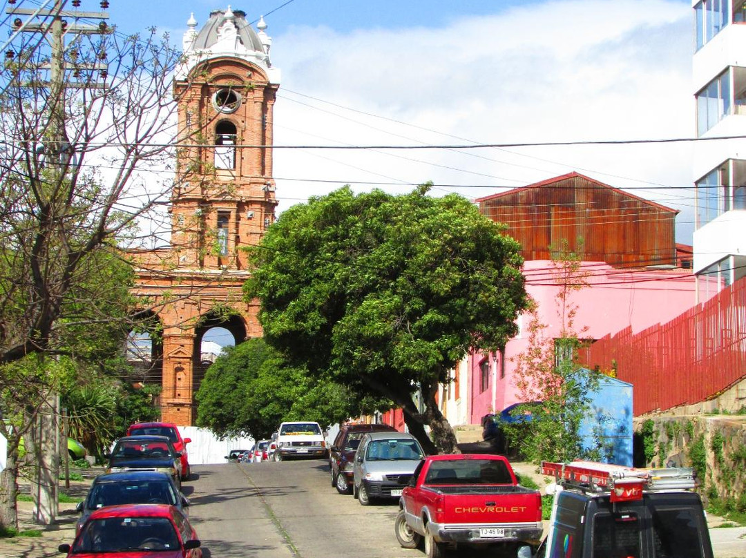 Iglesia San Francisco del Cerro Barón-瓦尔帕莱索必去景点