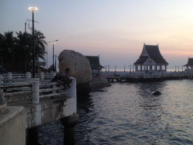 Bang Saen Beach-春武里必去景点