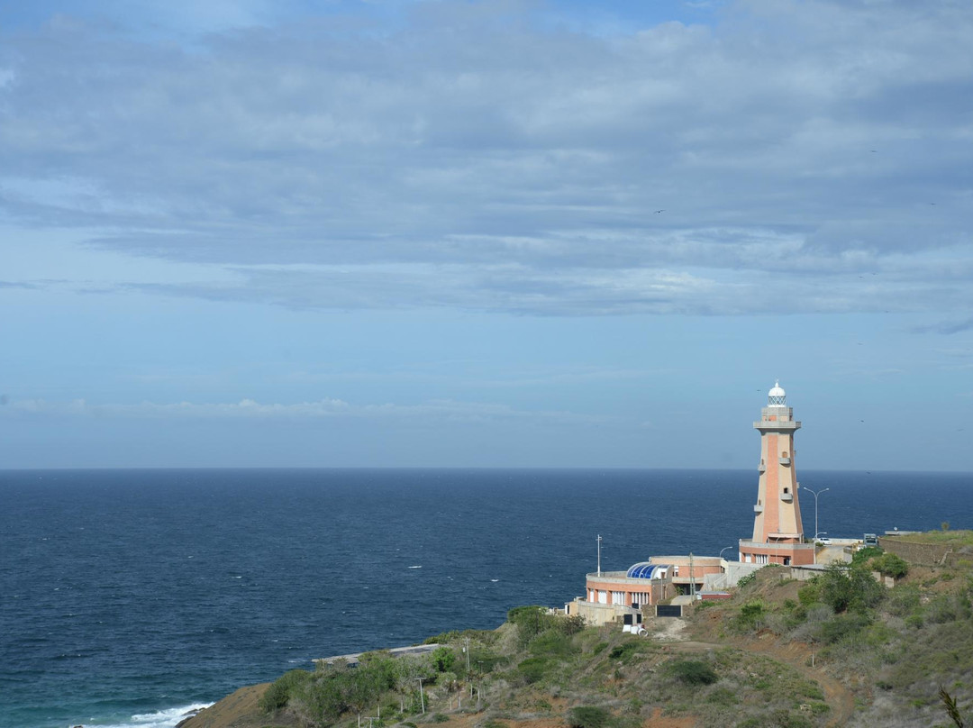 Faro Punta Ballenas景点图片