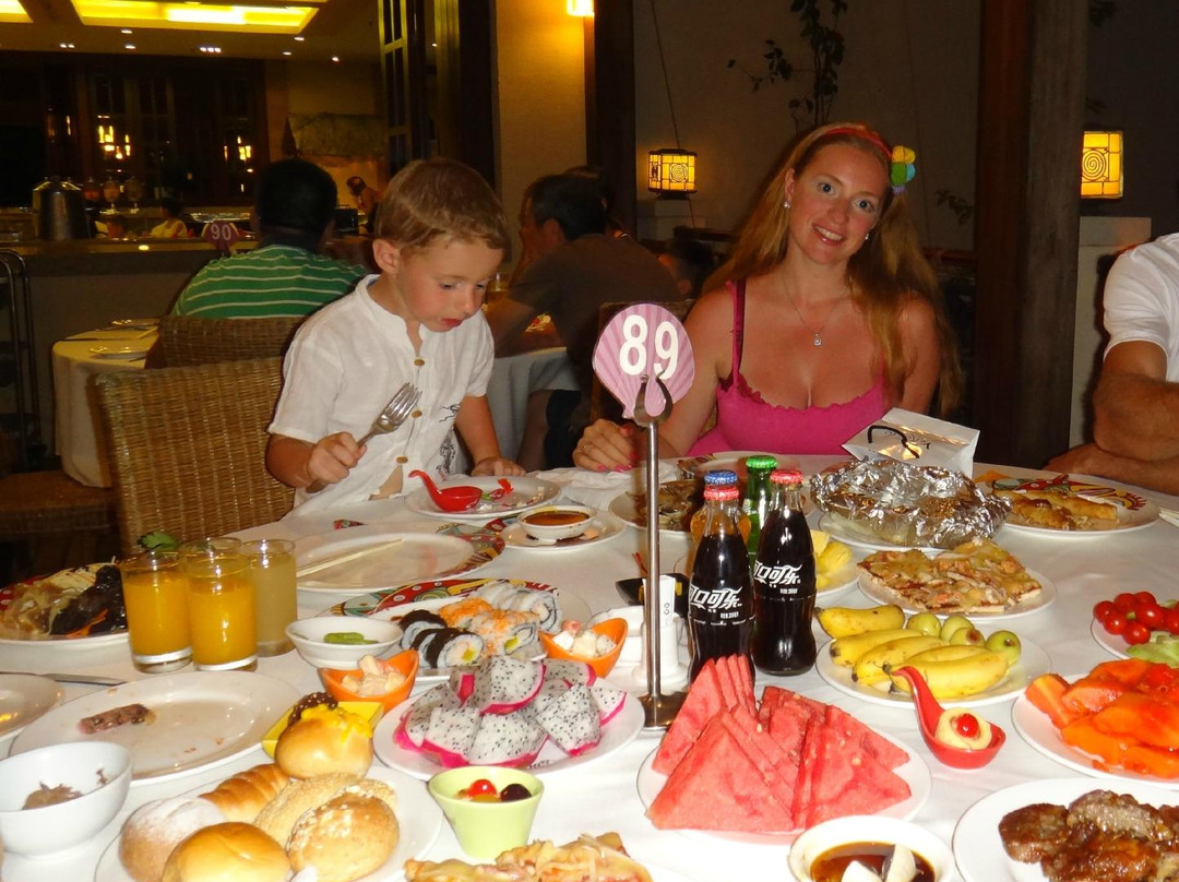 仙人掌度假酒店咖啡厅主图