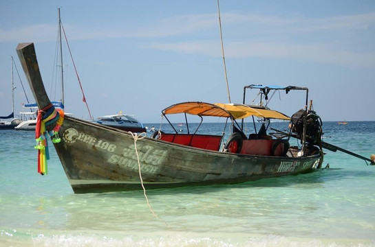 普吉岛浮潜之旅（Offspray Leisure游船观光公司）-查龙必去景点