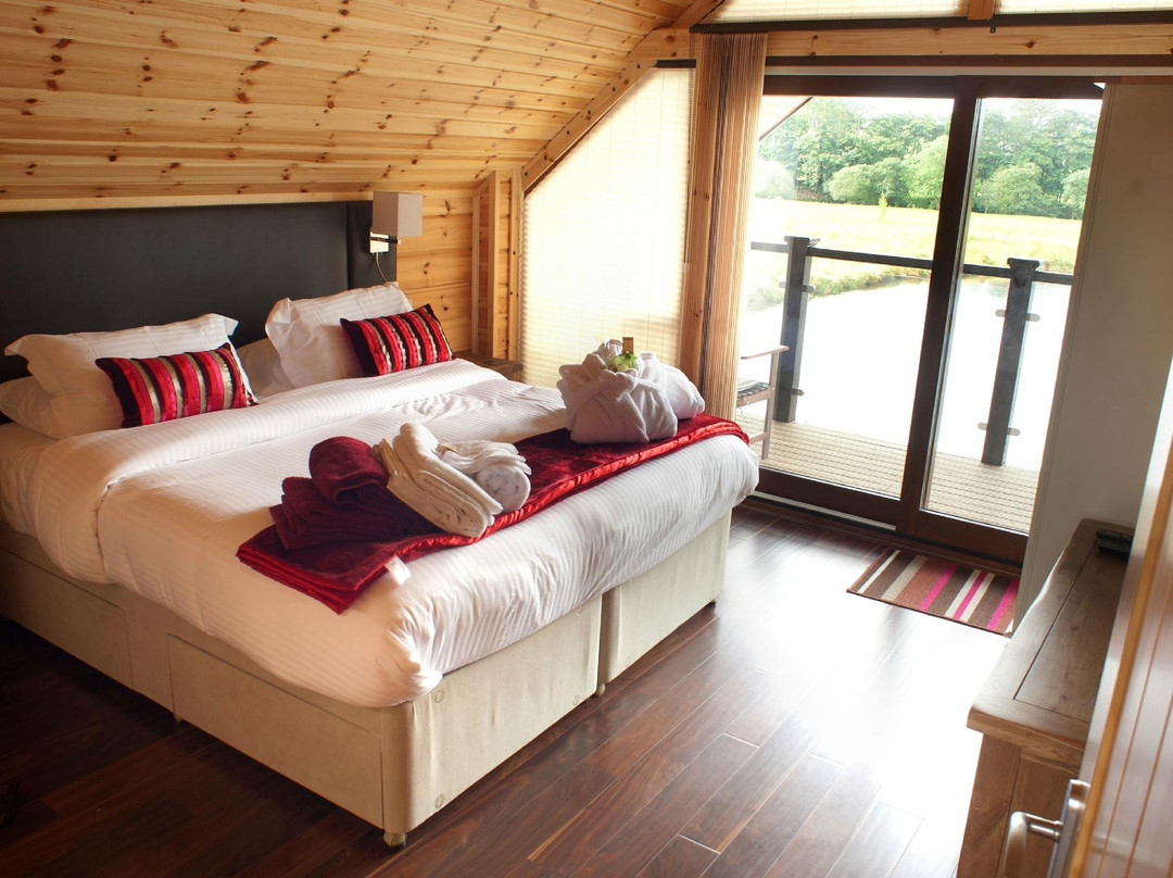 Redewater Lakeside Lodges