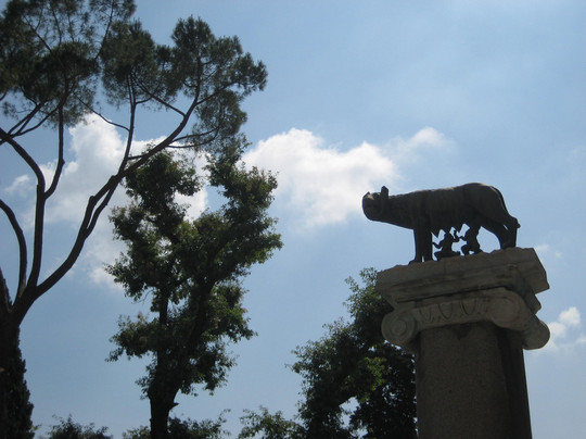 罗马母狼雕像-罗马必去景点