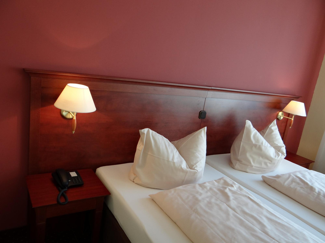 City Hotel主图