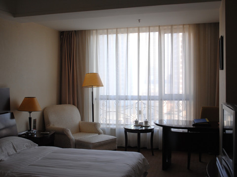 新文园大酒店（中山广场人民路东港商务区店）主图