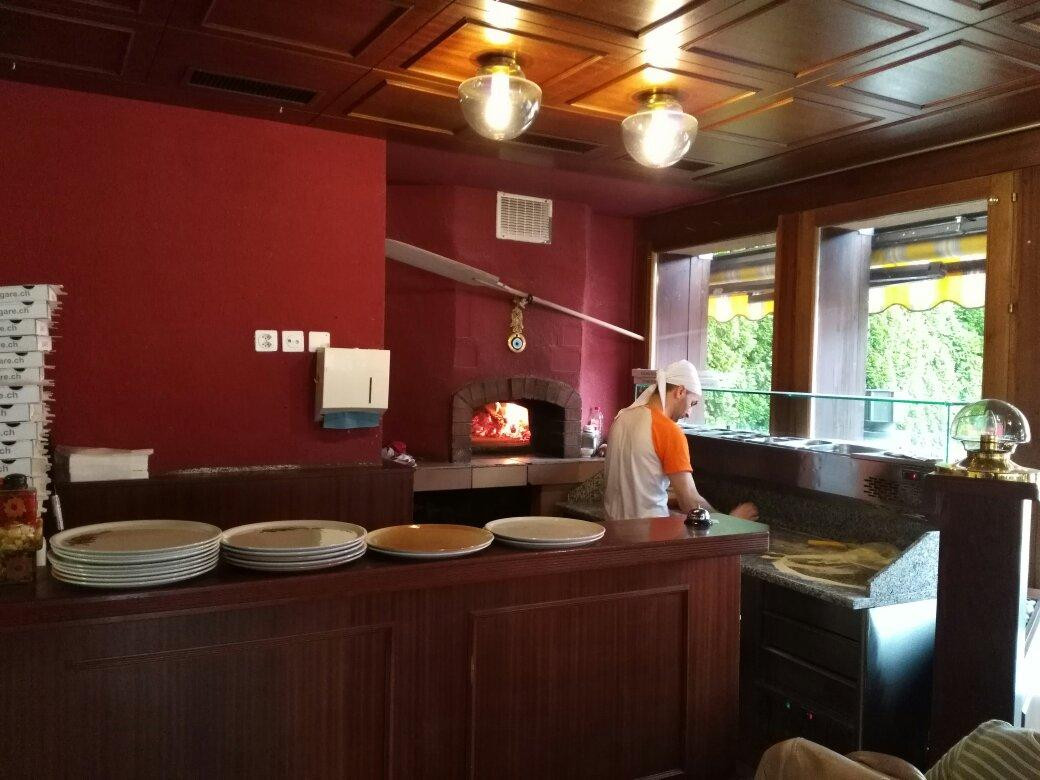 Courtelary餐馆和美食-Pizzeria Buffet de la Gare