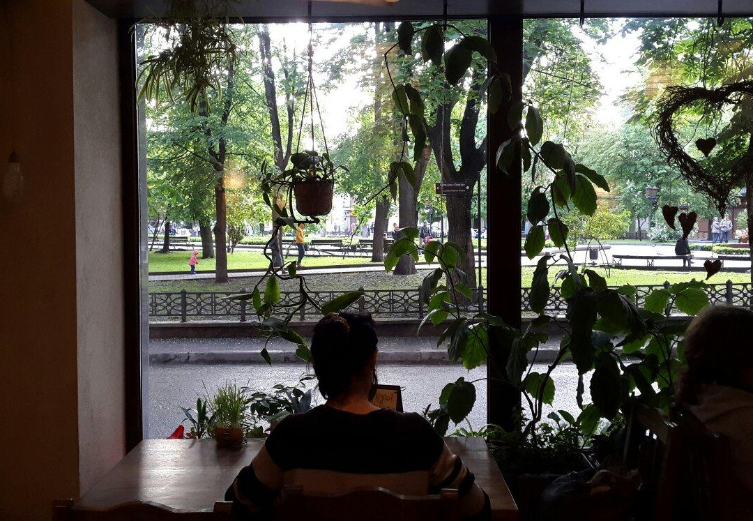 Mondays cafe&store