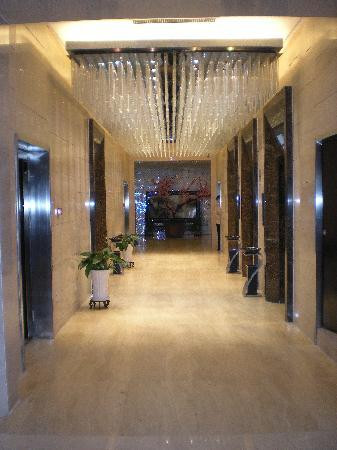 陕西钢铁大厦酒店（大明宫西地铁站店）主图