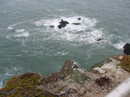 Point Bonita Lighthouse景点图片