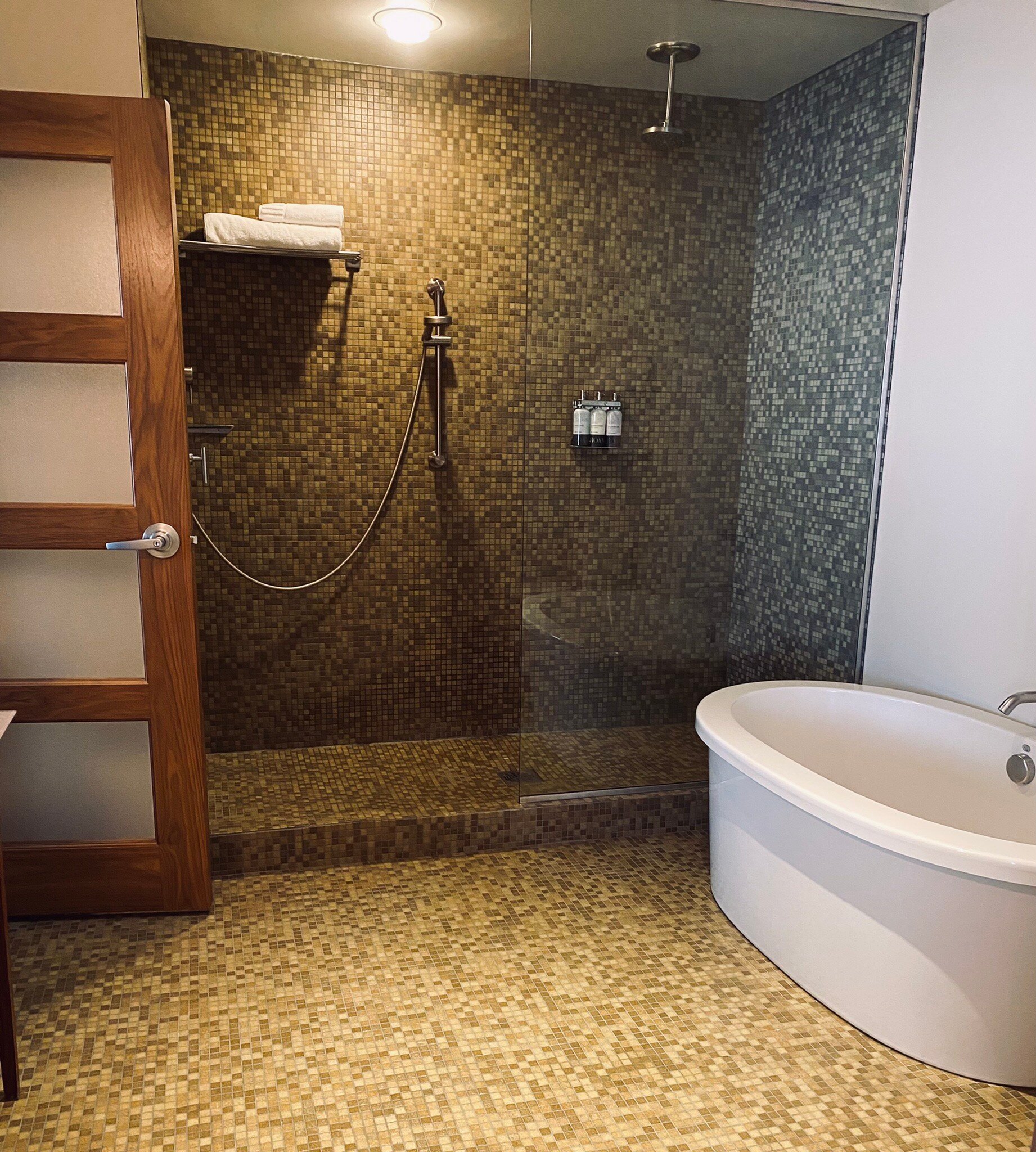 Modern Hotel-官方