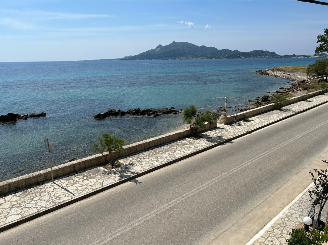 Elena's Luxury Studios And Apartments主图