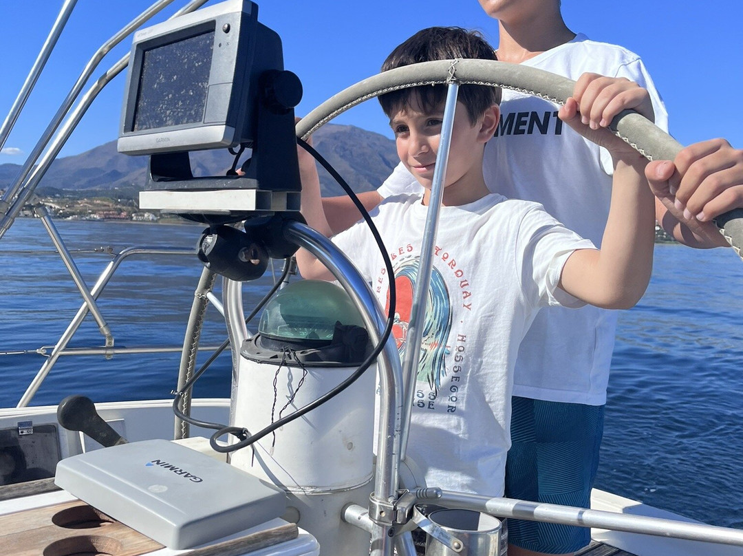 Sailing The Strait Private Yacht Charters Estepona-埃斯特波纳必去景点