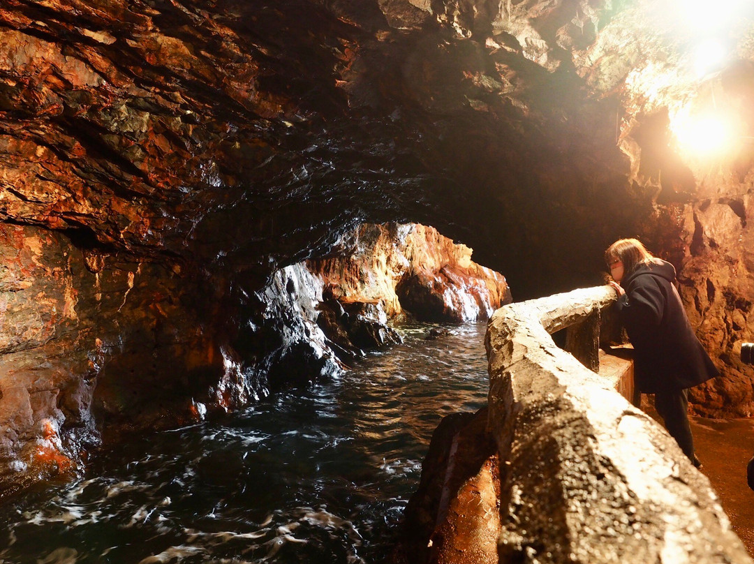 Sandanbeki Cave-白滨町必去景点