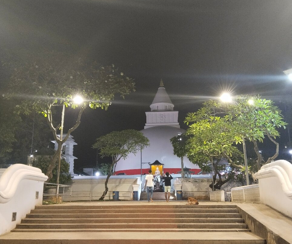 Kiri Vehera-卡塔拉伽马必去景点