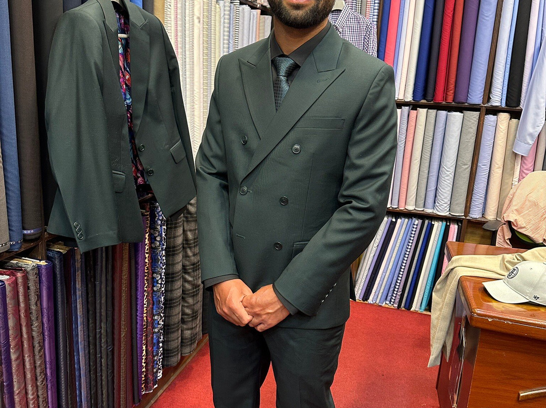 Classic International Suits-查汶海滩必去景点