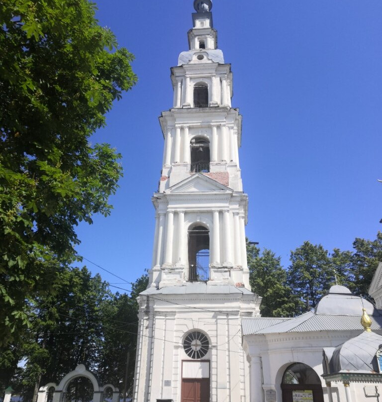 Bell Tower of Trinity Cathedral景点图片