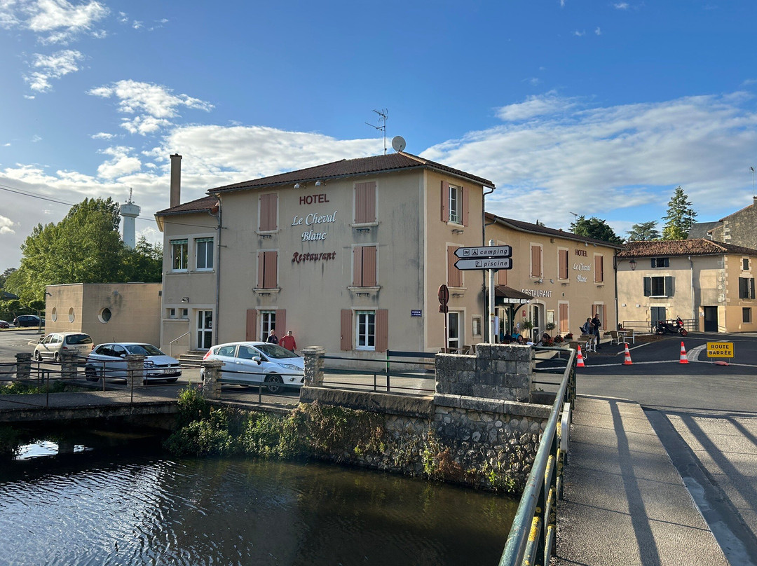 Logis Hôtel le Cheval Blanc et Clovis主图