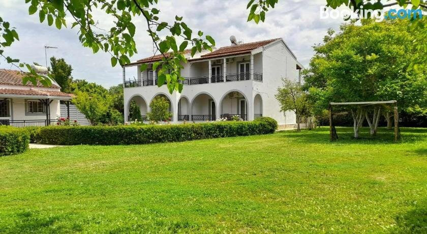 Elena A Apartments主图