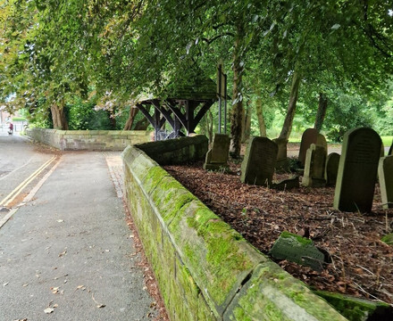 St Chad's Churchyard-Kirkby必去景点