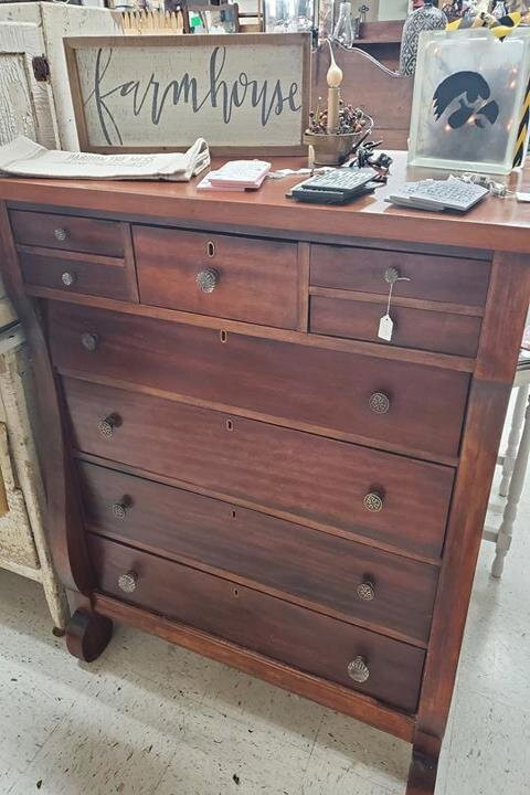 Emma Rae's Antiques & Uniques, L.L.C.-DeWitt必去景点