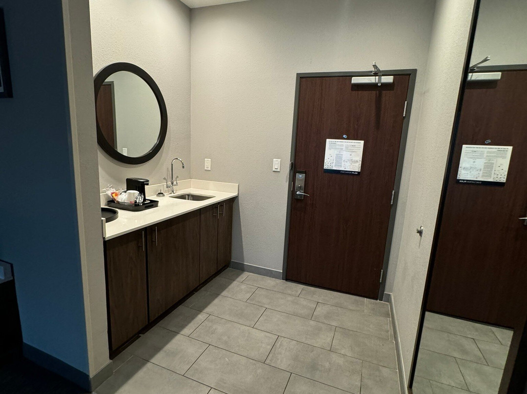 Hampton Inn & Suites By Hilton Middleburg主图