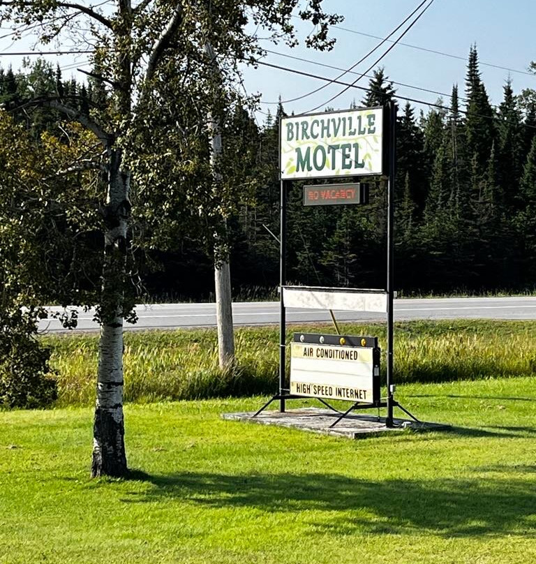 Birchville Motel主图