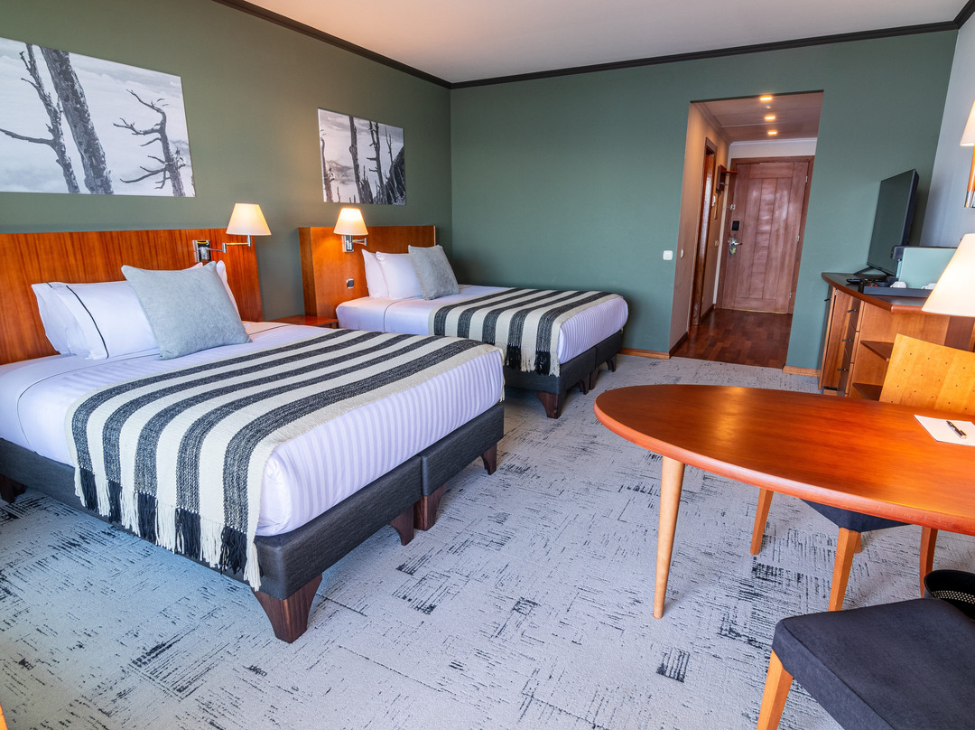 Park Lake Luxury Hotel主图