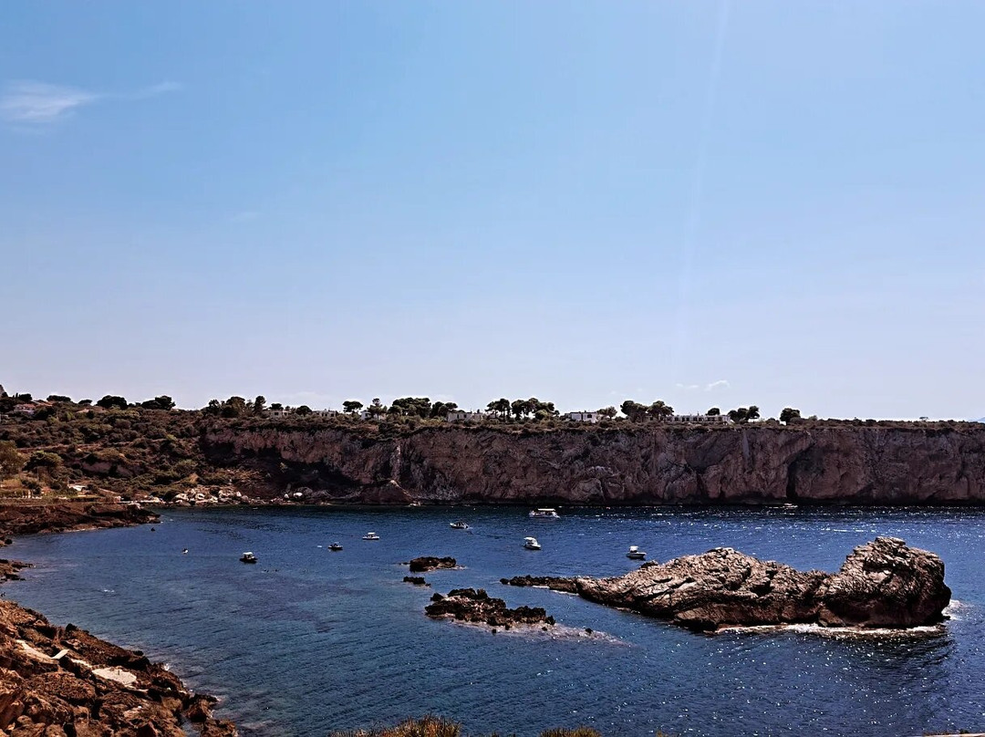 Cala Rossa-戈尔福海堡必去景点