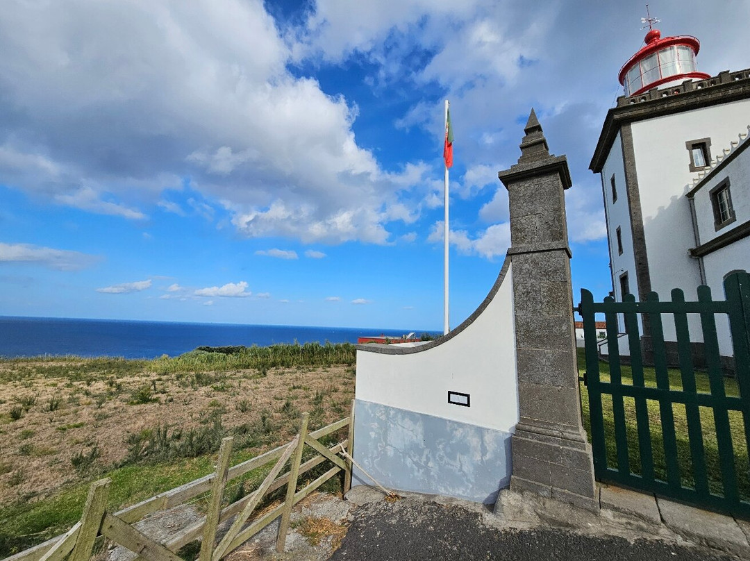 Farol da Ponta da Ferraria-Ginetes必去景点