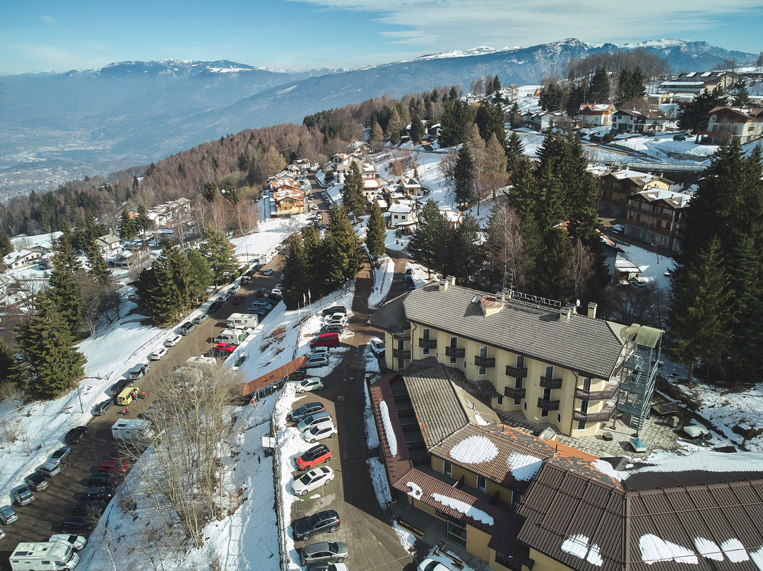 Hotel Dolomiti - Azzurro Club Vacanze主图
