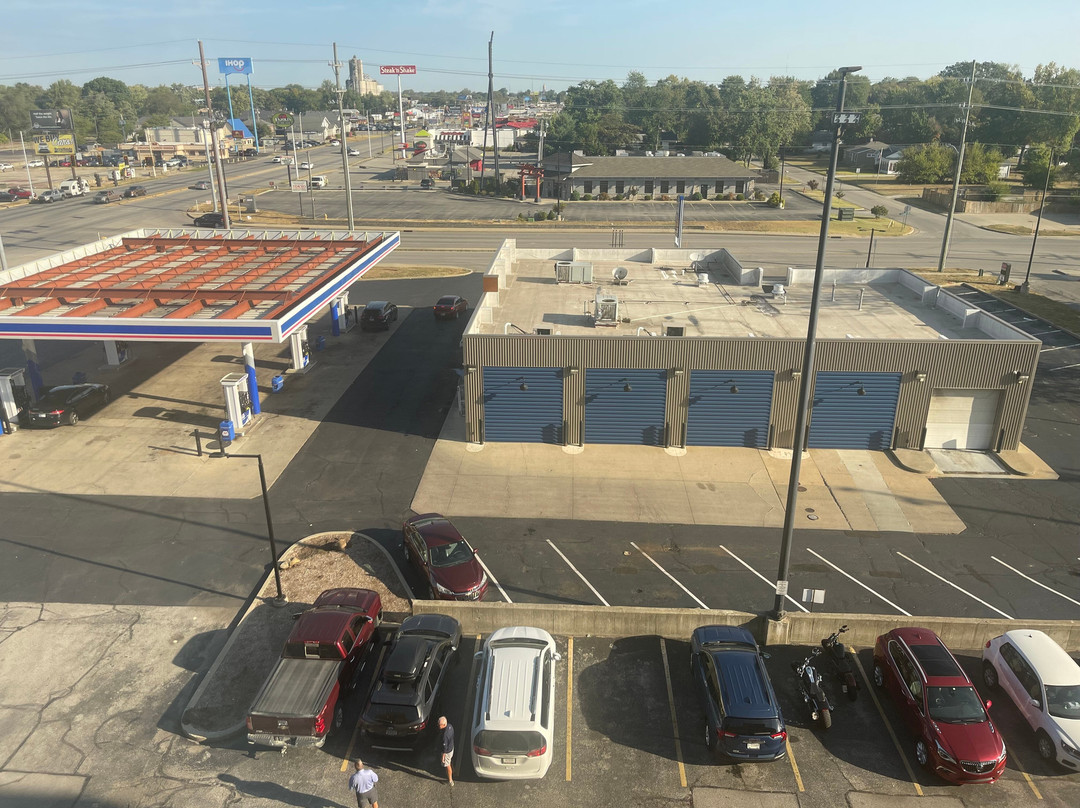 Drury Inn & Suites Terre Haute主图