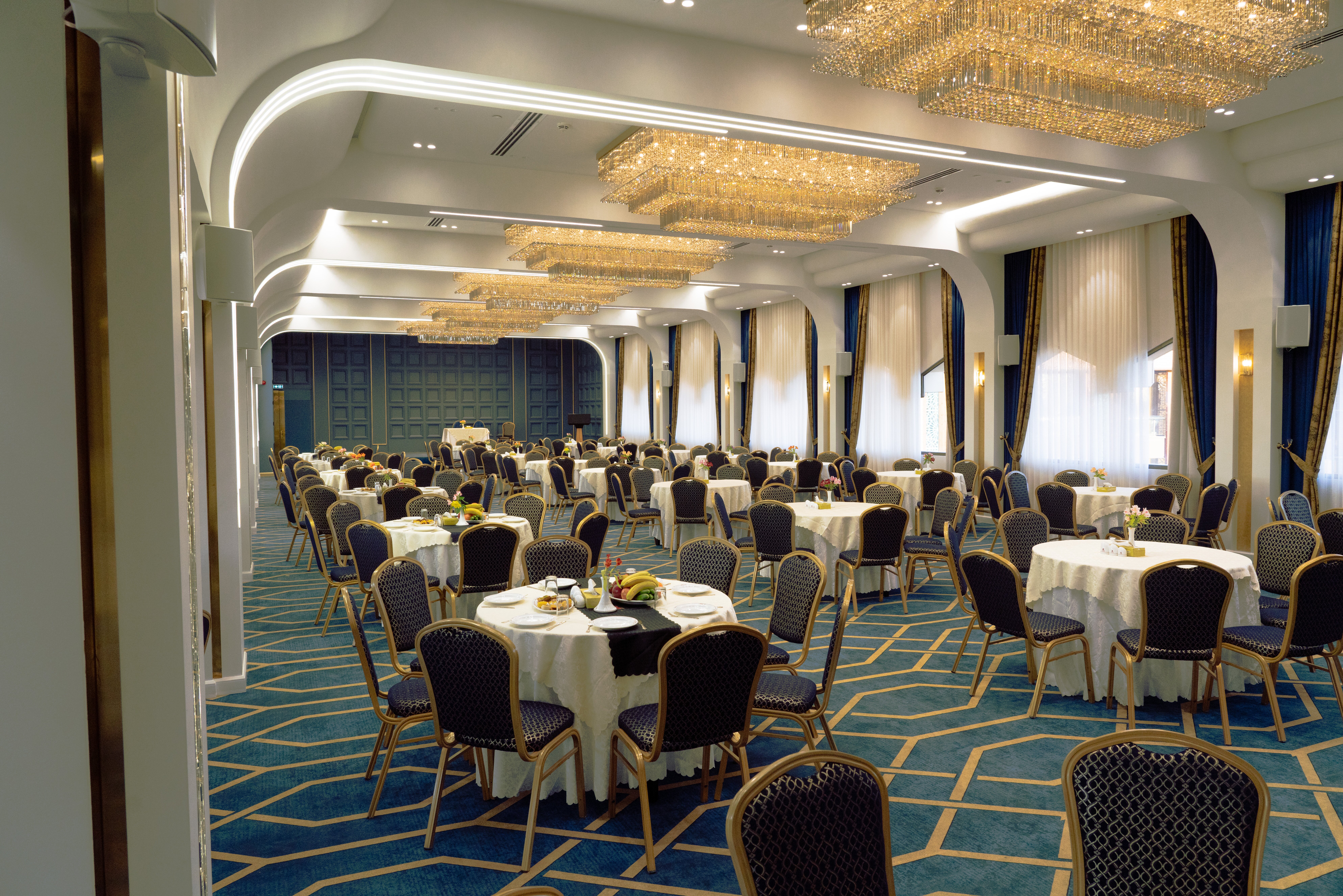 Parsian Kowsar Hotel-餐饮