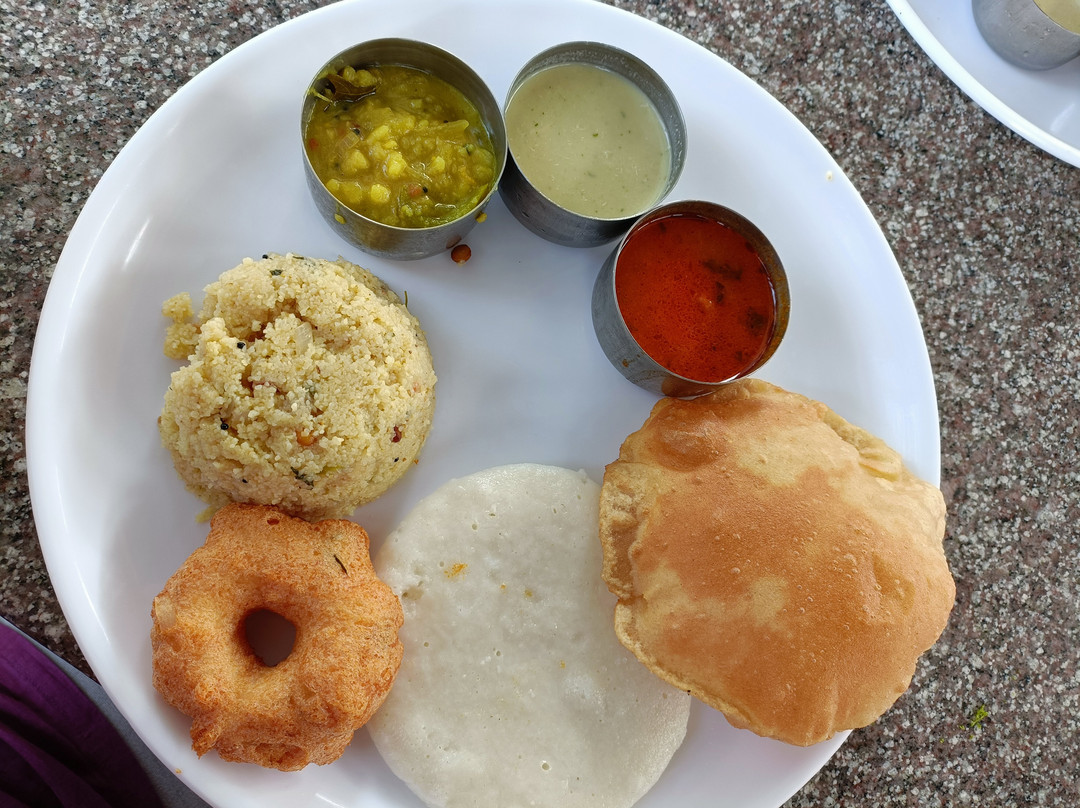 Hotel Mayura Bharachukki主图